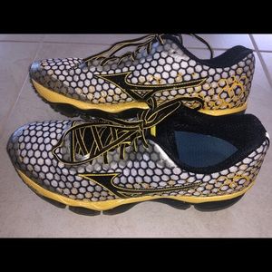 Men’s Mizuno Prophecy Size 10